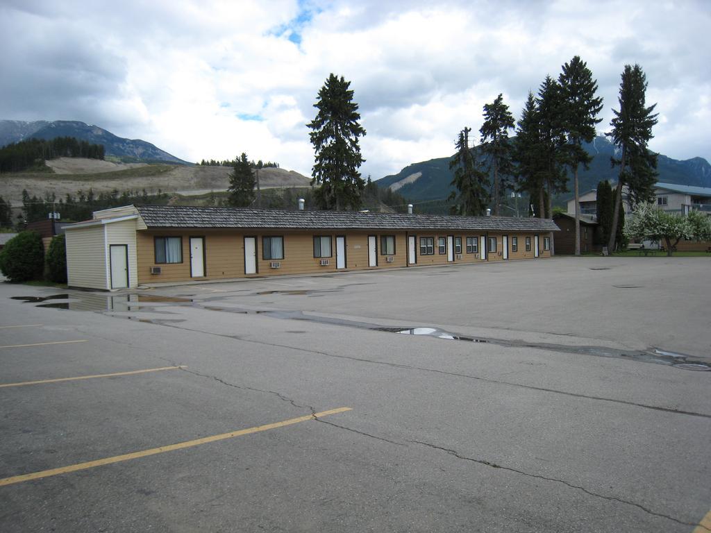 Mary'S Motel Golden Esterno foto