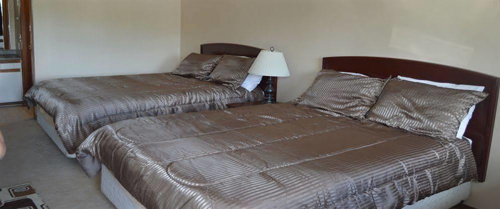 Mary'S Motel Golden Esterno foto